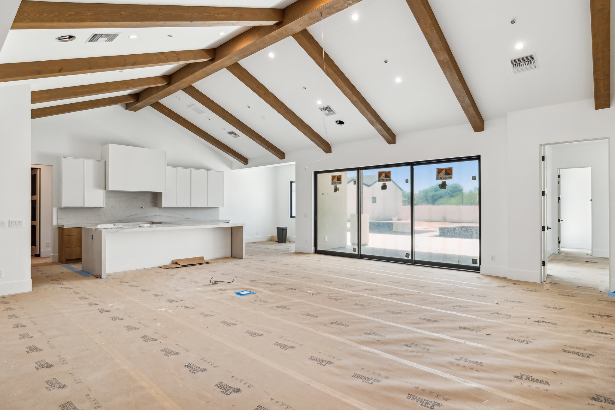 8-web-or-mls-8521-e-desert-cove-ave